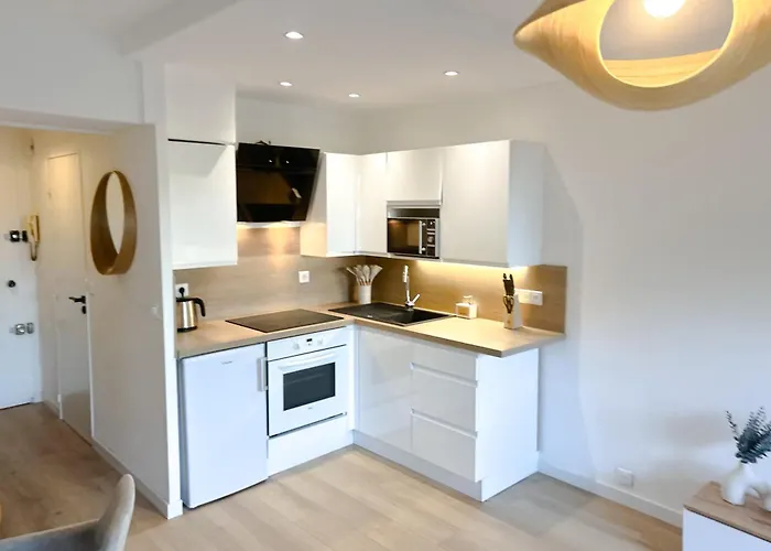 Апартаменты Autrichiens - De Gamme Lumineux Jardin Parking *