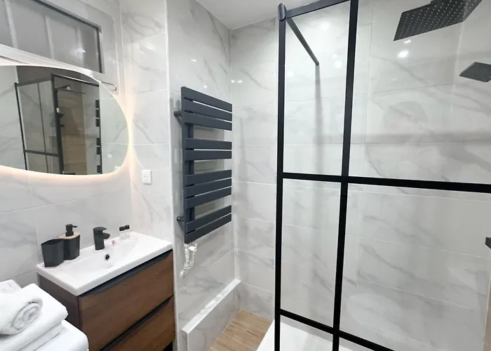 Autrichiens - De Gamme Lumineux Jardin Parking 公寓