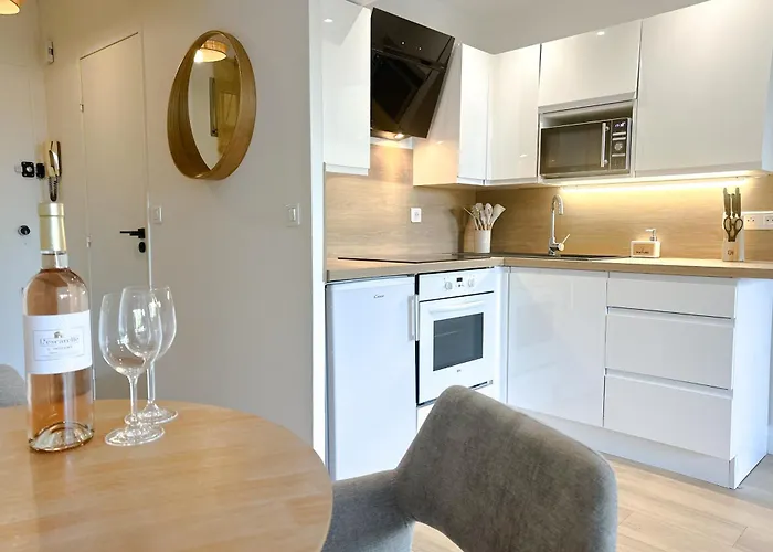 Autrichiens - De Gamme Lumineux Jardin Parking * 昂蒂布