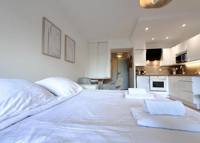 Autrichiens - De Gamme Lumineux Jardin Parking 公寓